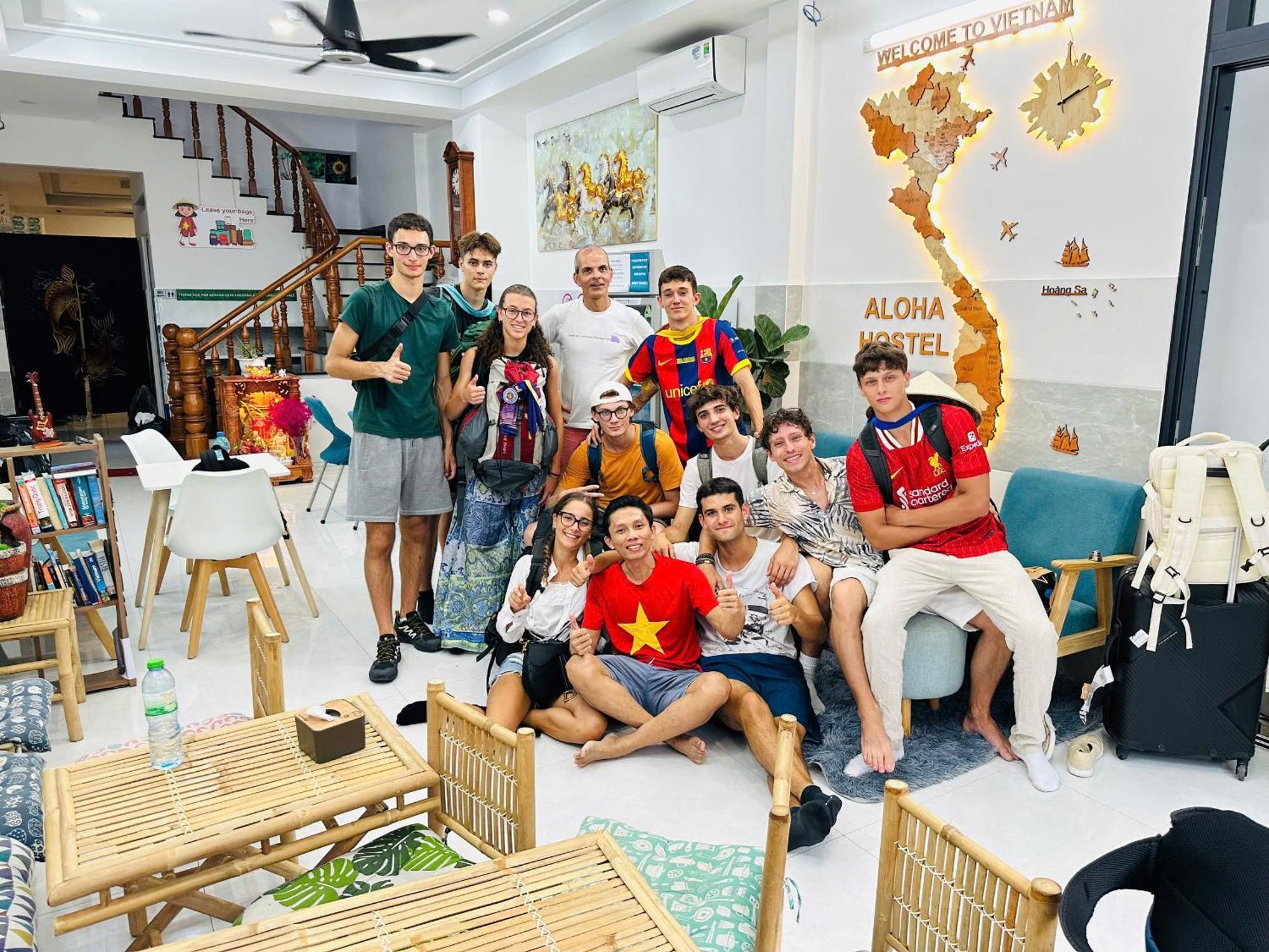 Aloha Saigon Premium Hostel By Local Travel Experts - Newly Opened, Less-Touristy Location, Spacious Rooms, Glass Shower Bathroom, Free Breakfast & Walking Tour Хошимін Екстер'єр фото